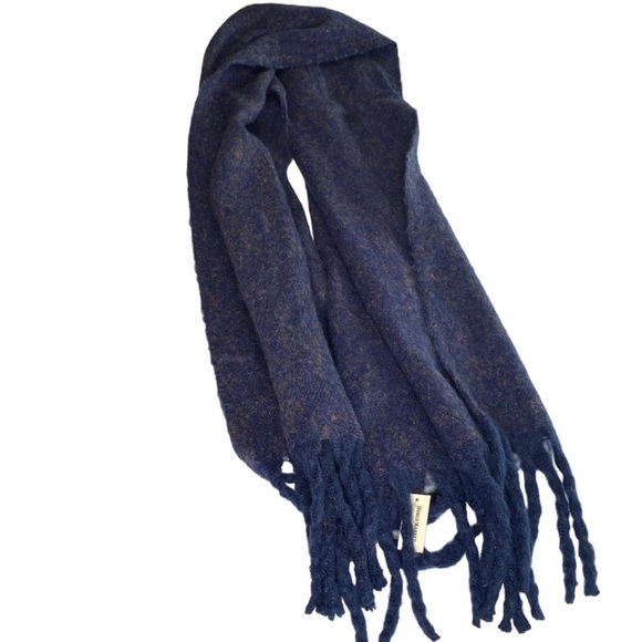 NWT WORLD MARKET FUZZY BLUE & GOLD SCARF - Picture 5 of 5